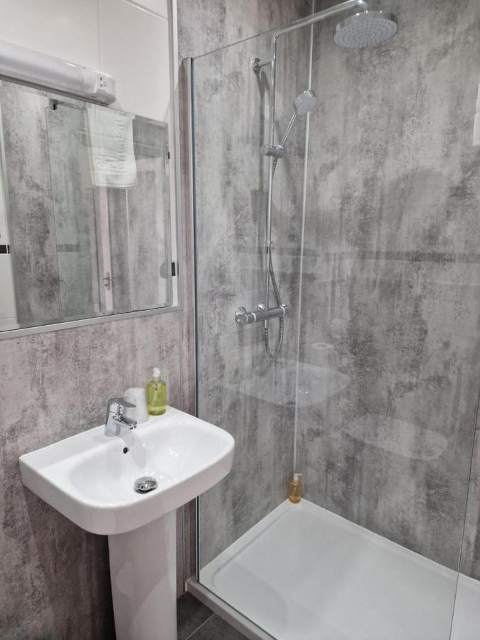 Broadway Country House Bed & Breakfast 4*