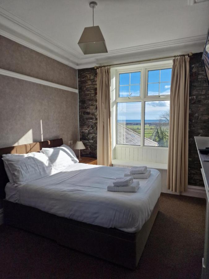 Broadway 4* Laugharne